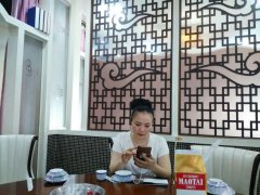 同时也蕴比1000平方米的卖场超出跨越数倍的财富